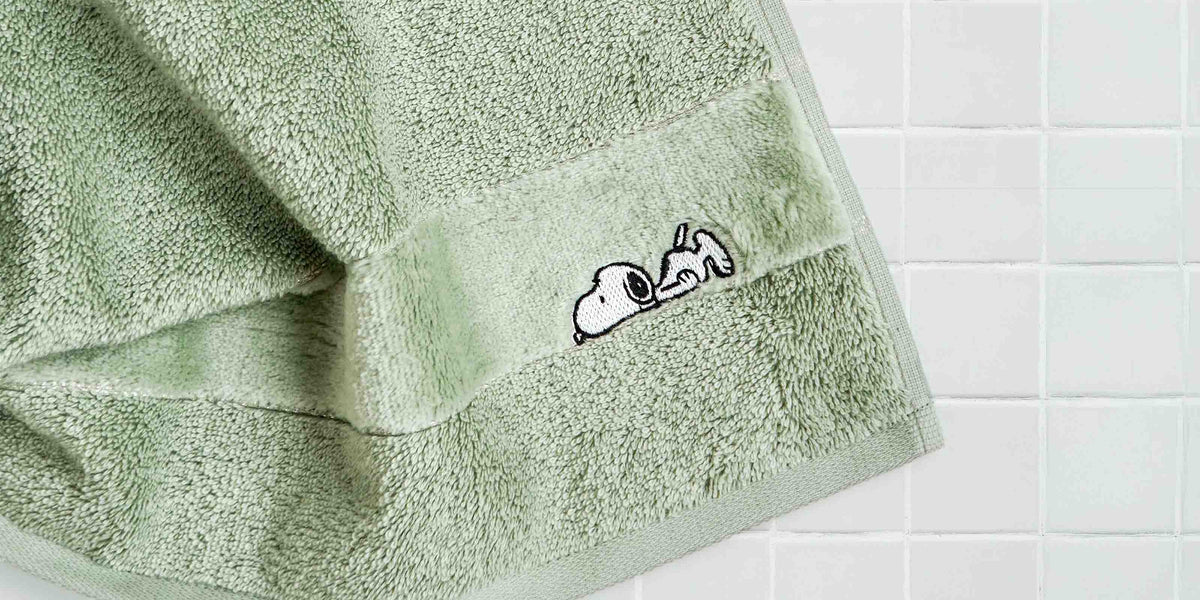 Vossen x Peanuts – Snoopy & Co. auf Handtücher & Bademäntel